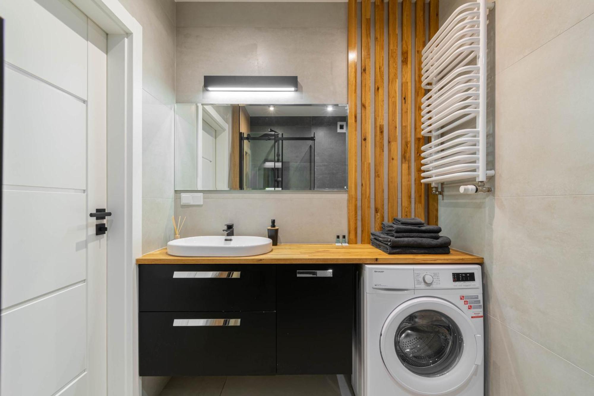 Harmony Ceglana - Free Parking - Self Check-in Apartmán Katovice